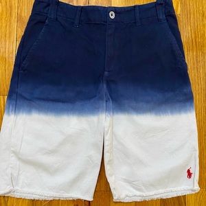 Denim ombré shorts. Frayed hem.